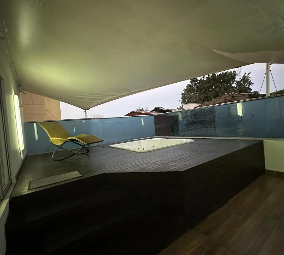 Luxury Apartment Hot Tub In South Cali